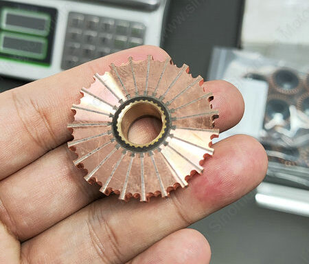 Commutator